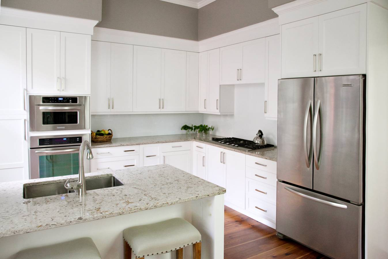 White kitchen cabinets