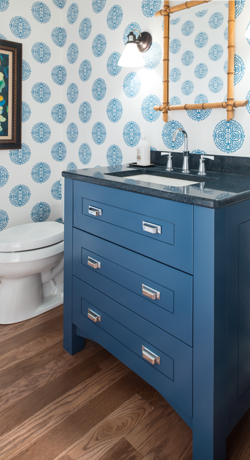 Beautiful bathroom wallpaper